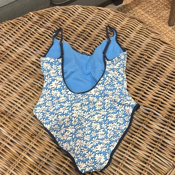 Lilly Pulitzer Lunar Blue Palm Beach Petals one piece size 10 - Picture 6 of 6